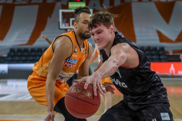 也让世界逐 也让世界逐