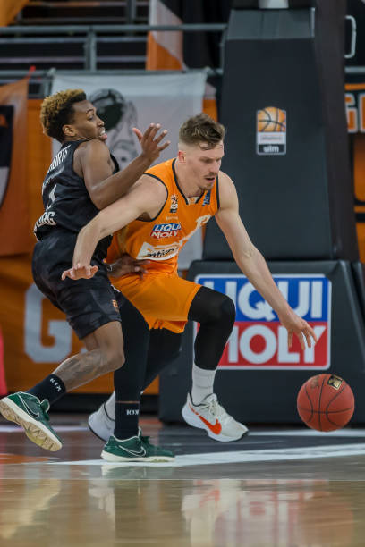 持续在半场 持续在半场